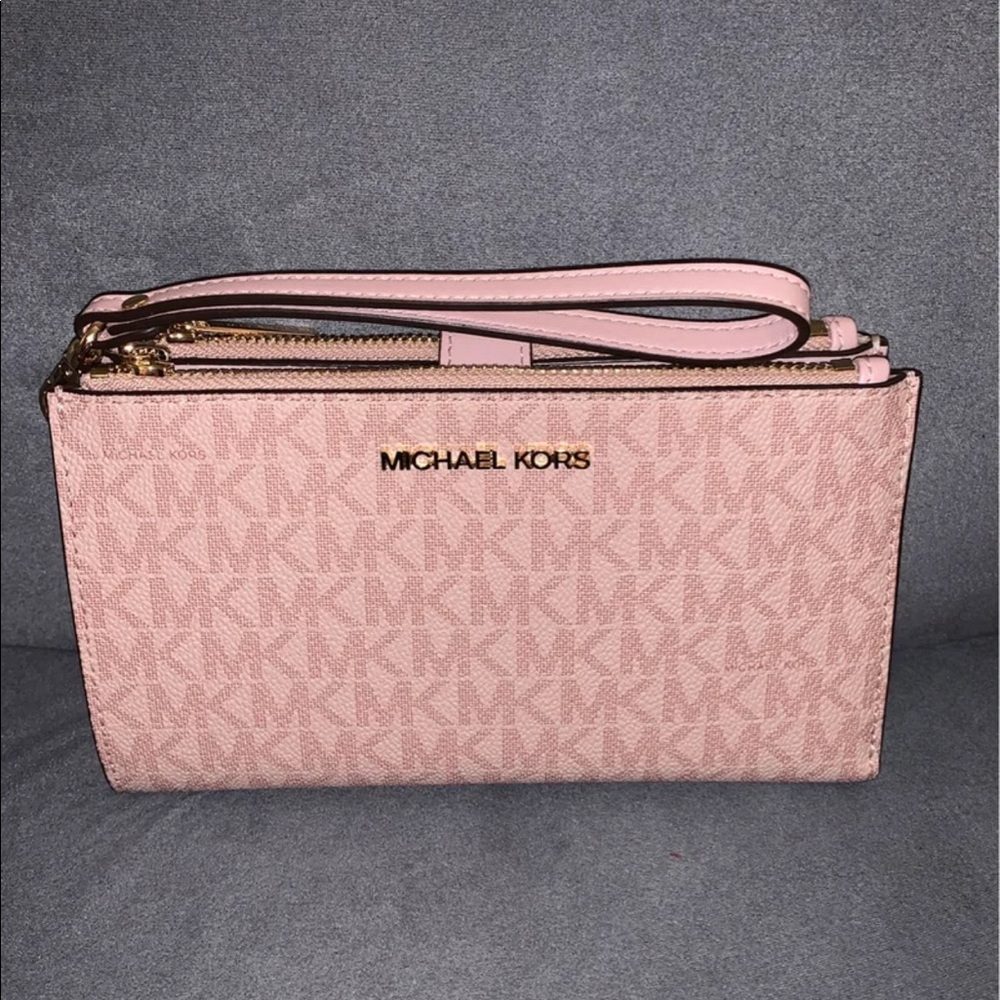 Michael Kors Double Zip Wallet 🌟